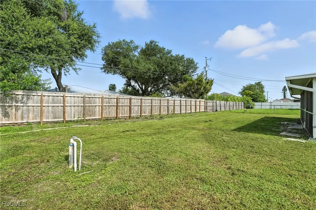 1222 NE 14th Place Cape Coral FL 33909