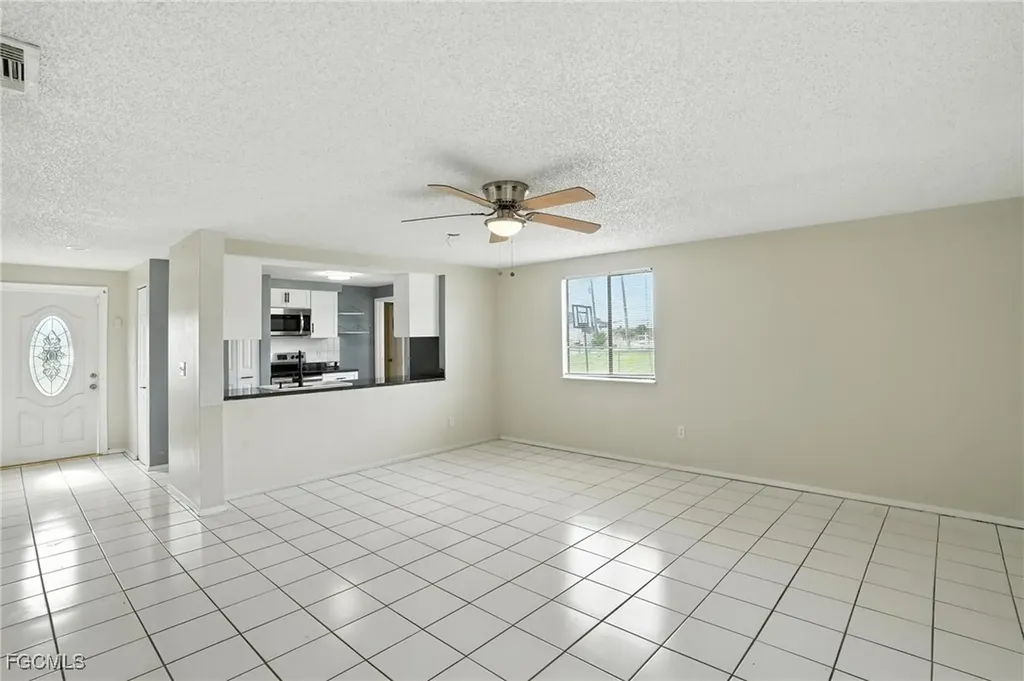 1222 NE 14th Place Cape Coral FL 33909