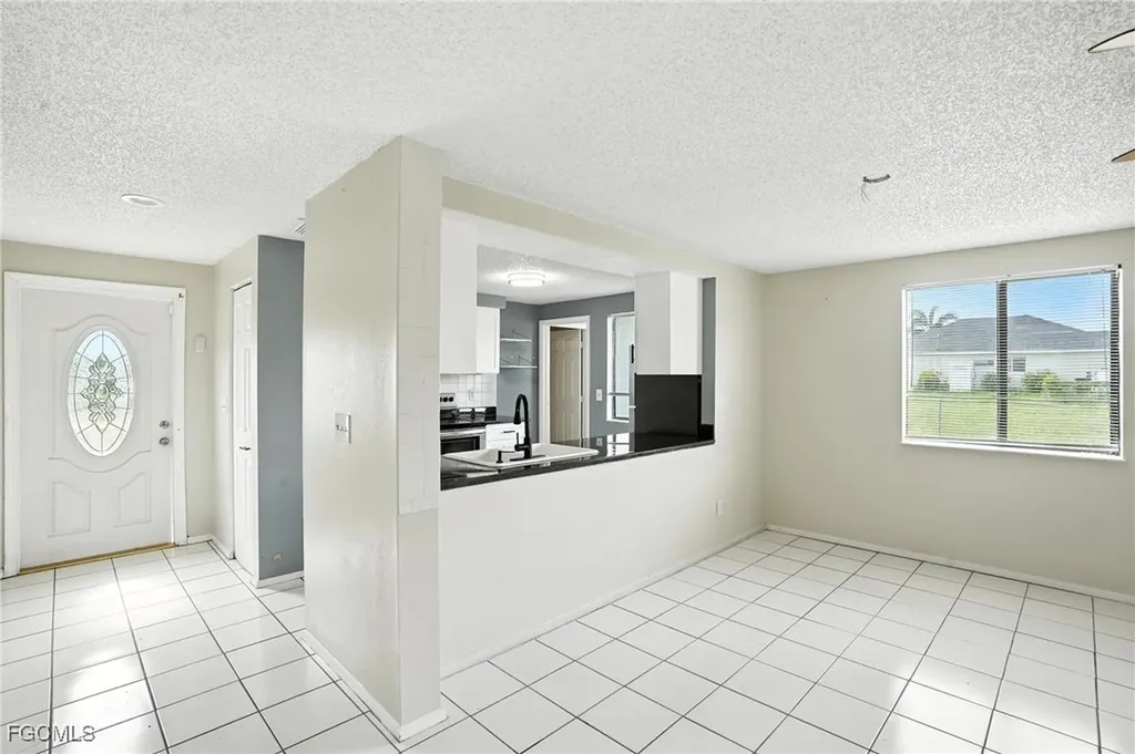 1222 NE 14th Place Cape Coral FL 33909