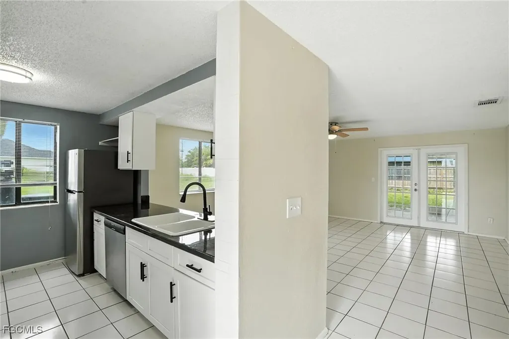 1222 NE 14th Place Cape Coral FL 33909