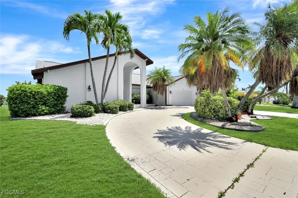 421 SW 51st Terrace Cape Coral FL 33914
