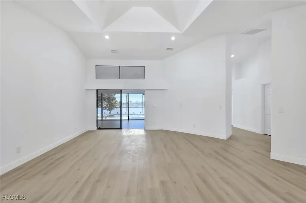 421 SW 51st Terrace Cape Coral FL 33914