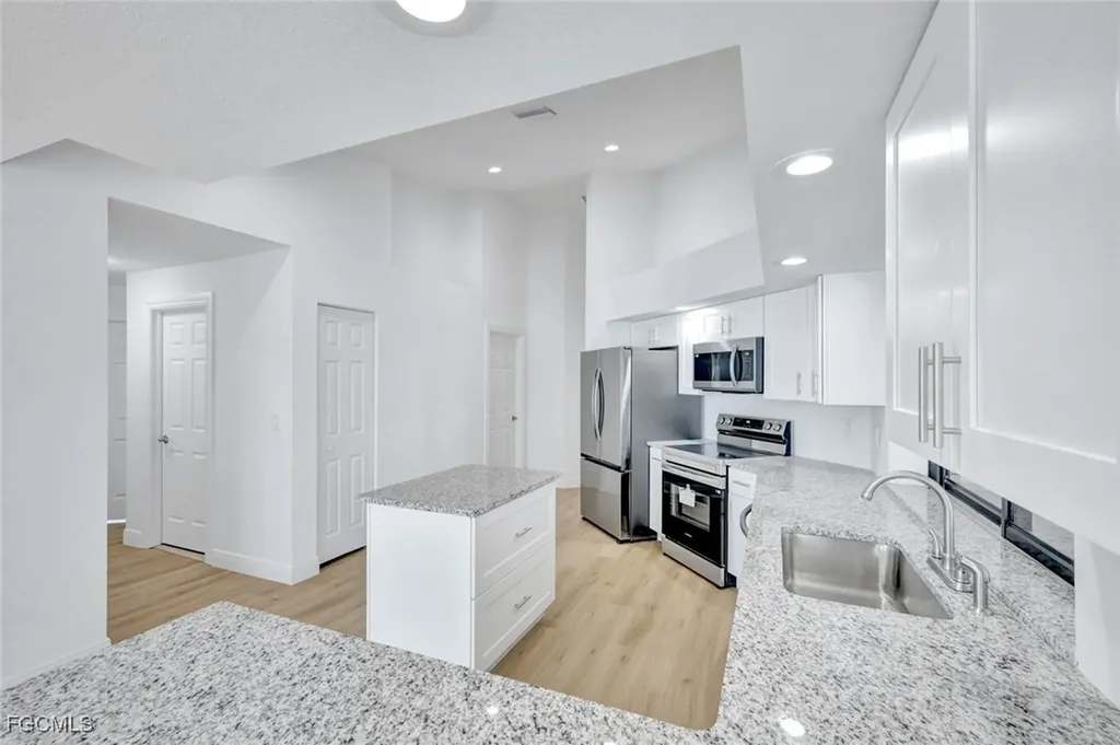 421 SW 51st Terrace Cape Coral FL 33914