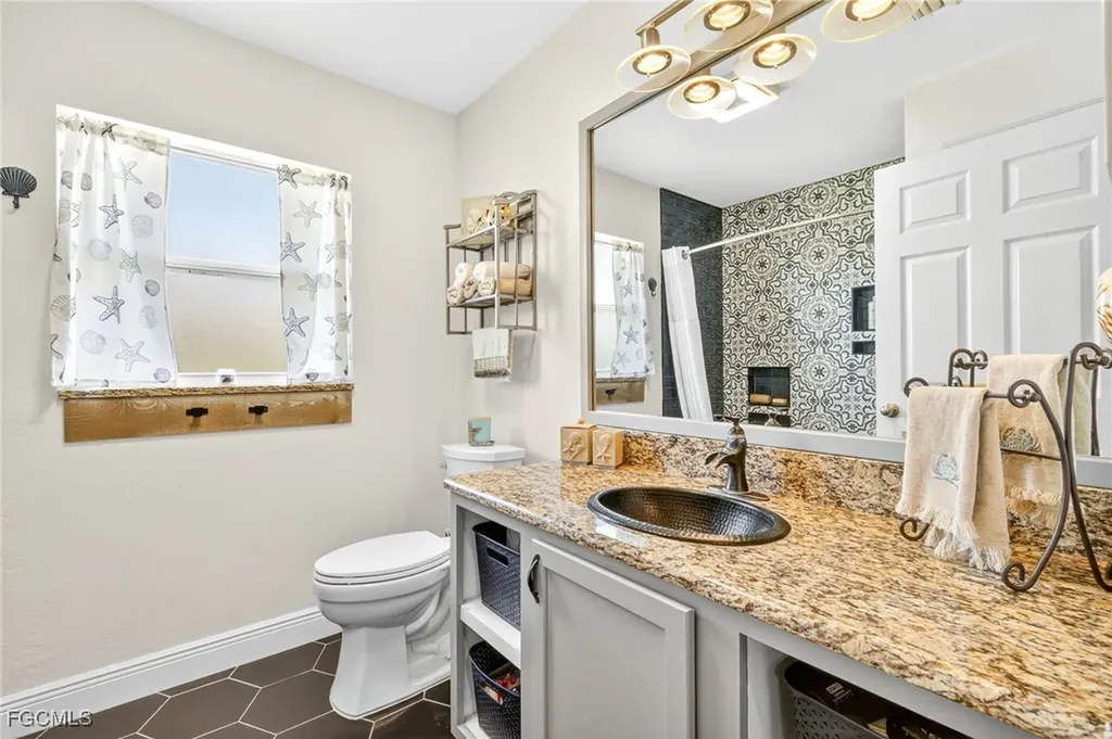 1927 NE 18th Avenue Cape Coral FL 33909