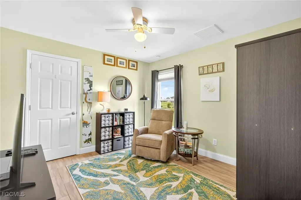 1927 NE 18th Avenue Cape Coral FL 33909