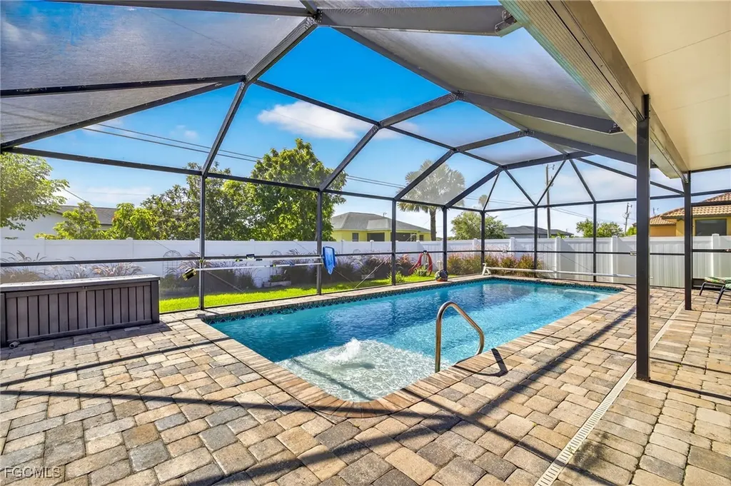 1927 NE 18th Avenue Cape Coral FL 33909