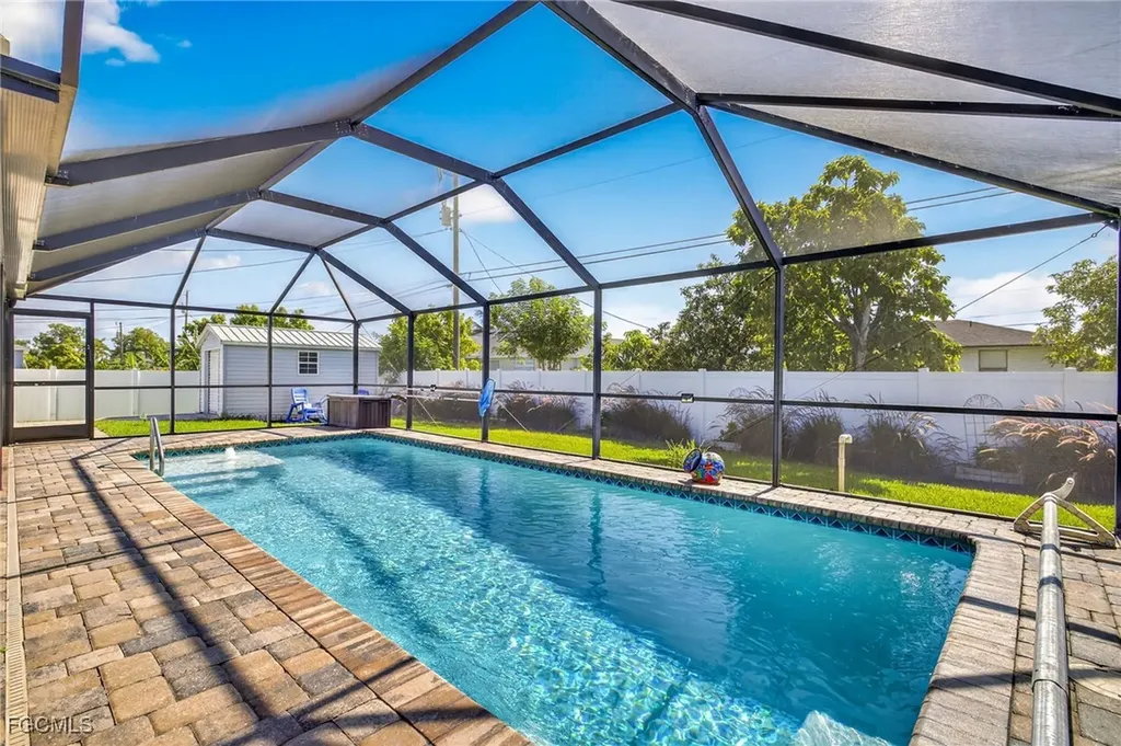 1927 NE 18th Avenue Cape Coral FL 33909