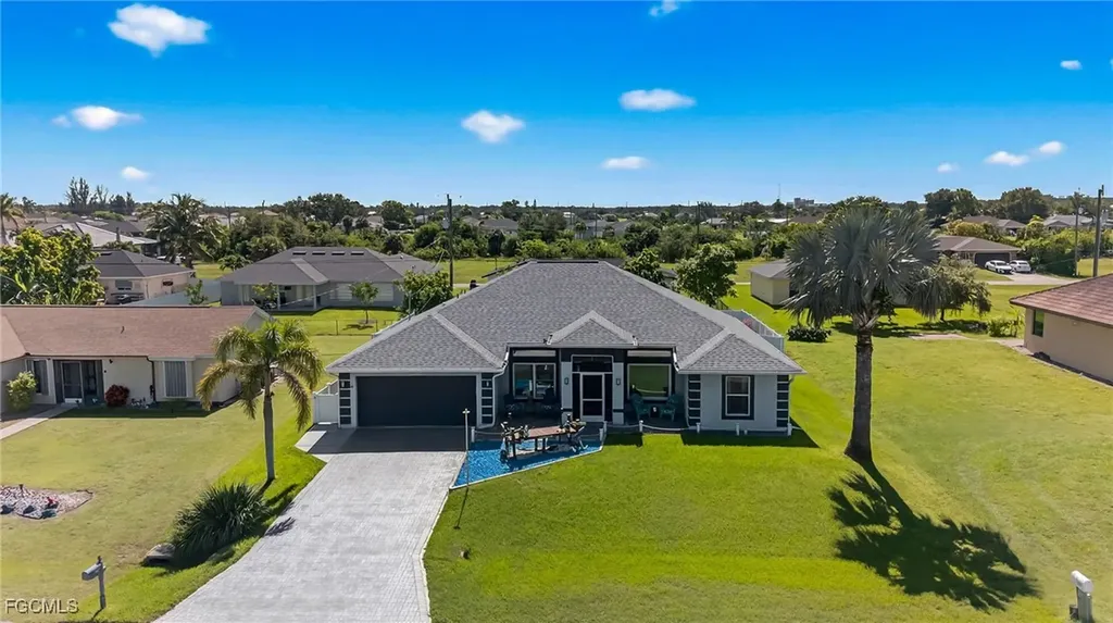 1927 NE 18th Avenue Cape Coral FL 33909