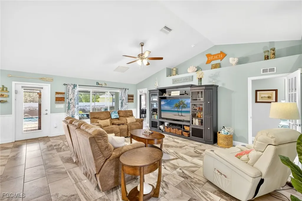 1927 NE 18th Avenue Cape Coral FL 33909