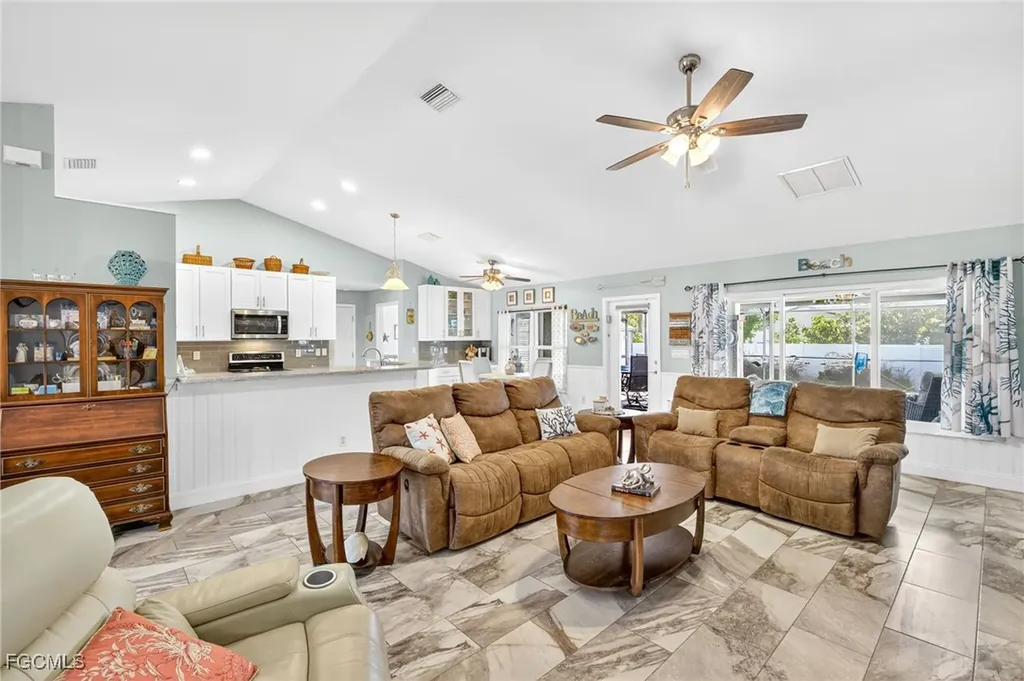 1927 NE 18th Avenue Cape Coral FL 33909