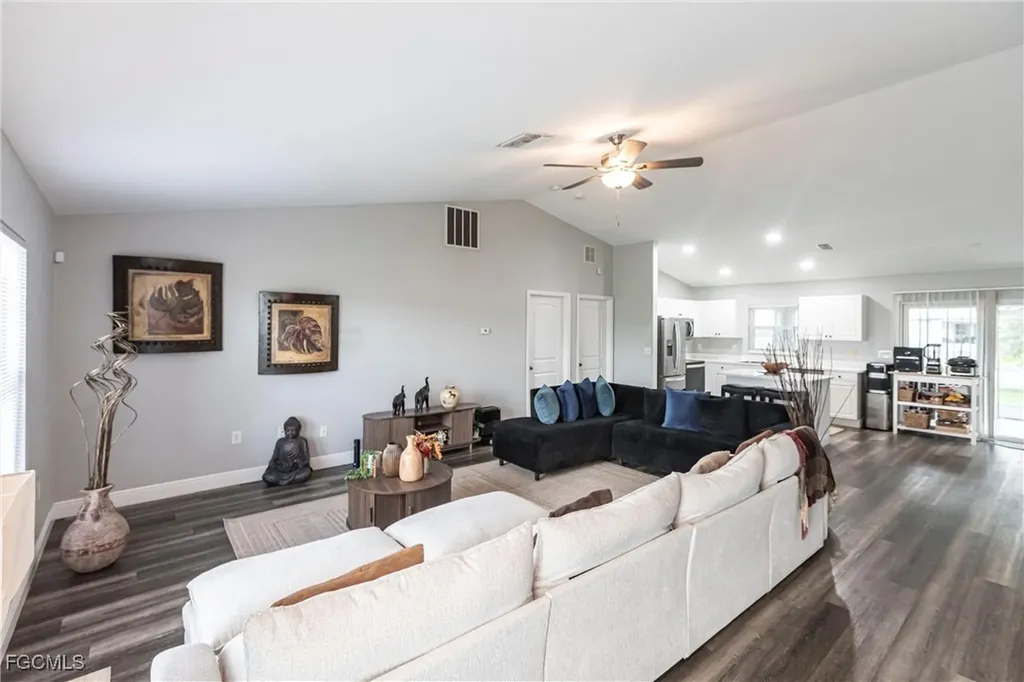 3909 NE 16th Avenue Cape Coral FL 33909