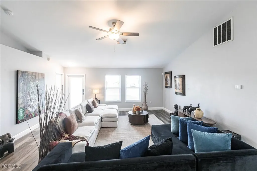 3909 NE 16th Avenue Cape Coral FL 33909