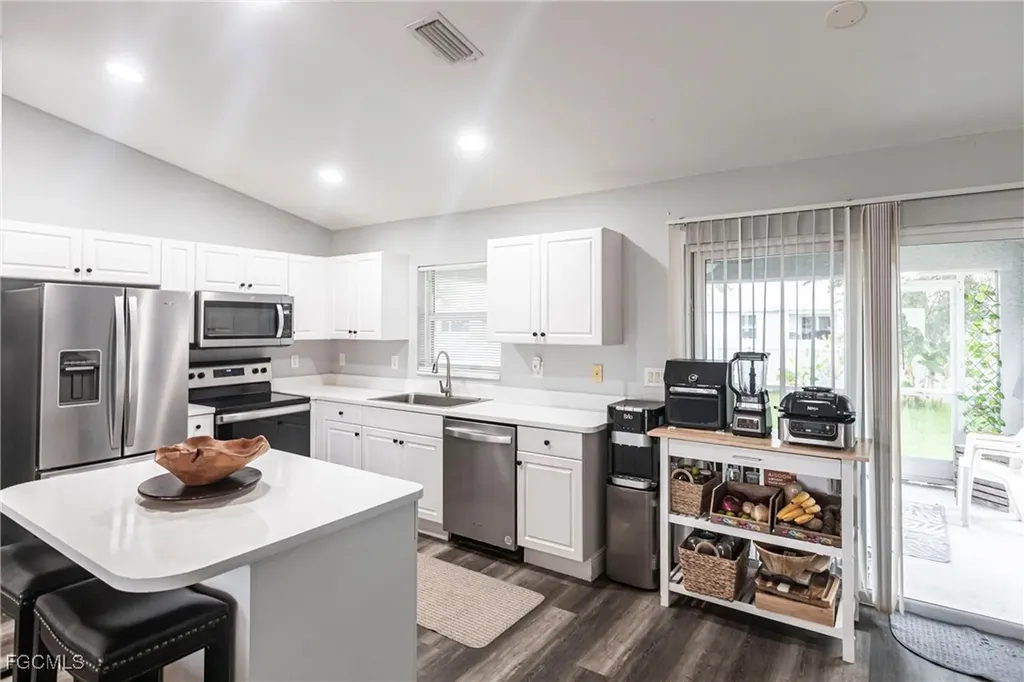 3909 NE 16th Avenue Cape Coral FL 33909