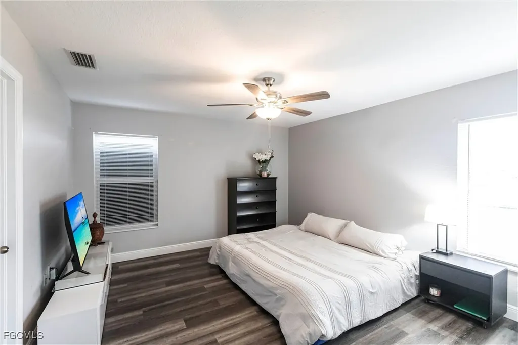 3909 NE 16th Avenue Cape Coral FL 33909