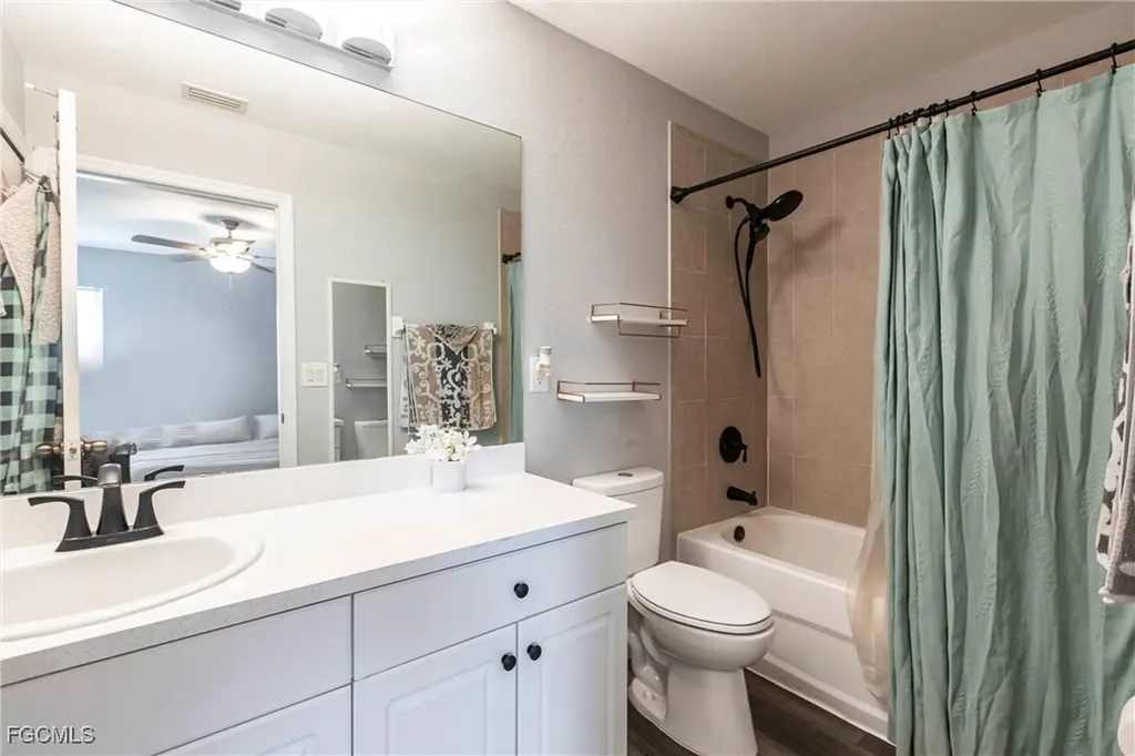 3909 NE 16th Avenue Cape Coral FL 33909