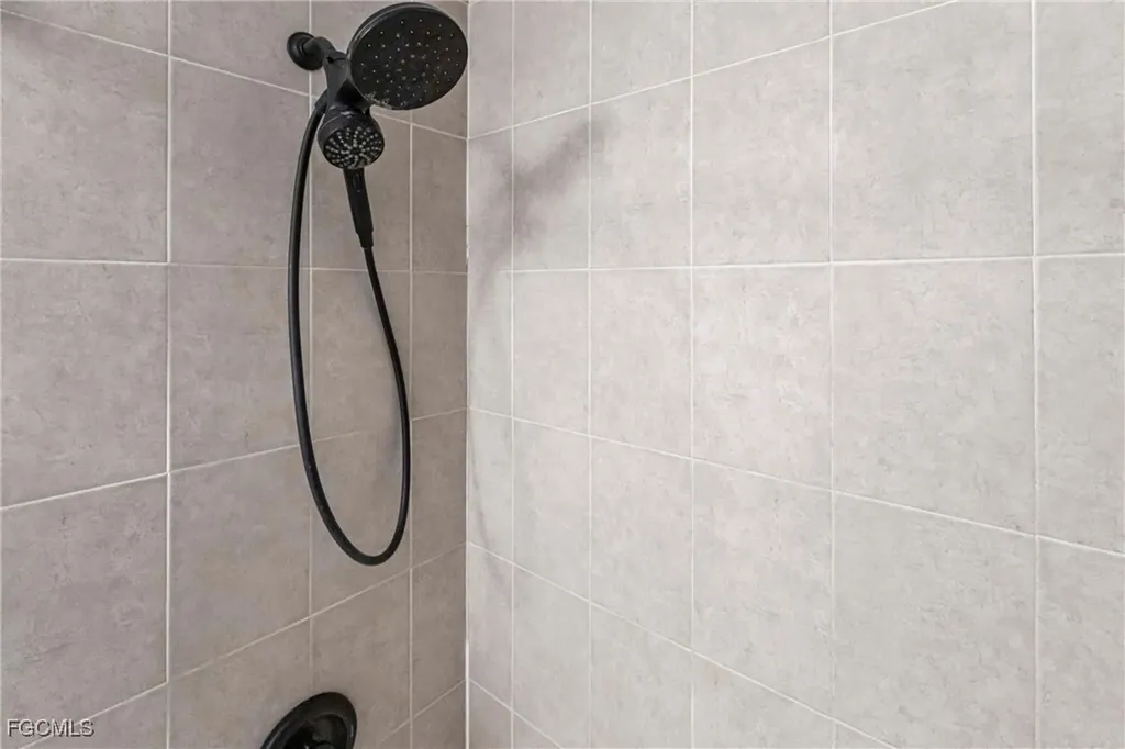 3909 NE 16th Avenue Cape Coral FL 33909