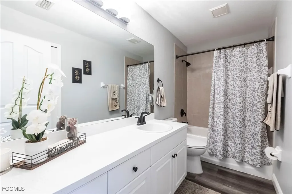 3909 NE 16th Avenue Cape Coral FL 33909