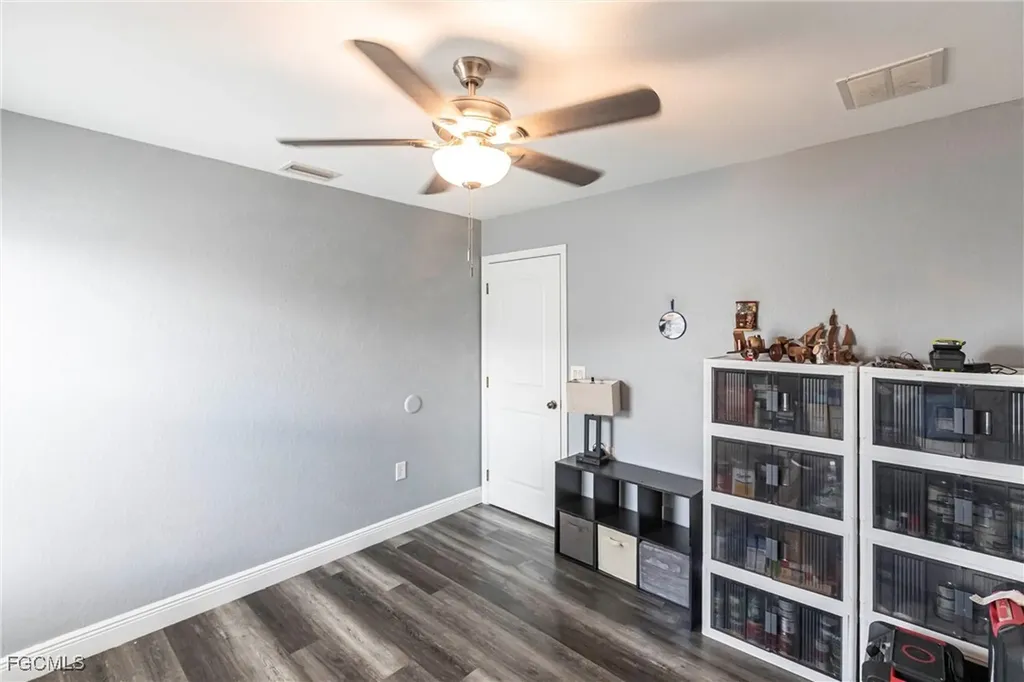 3909 NE 16th Avenue Cape Coral FL 33909