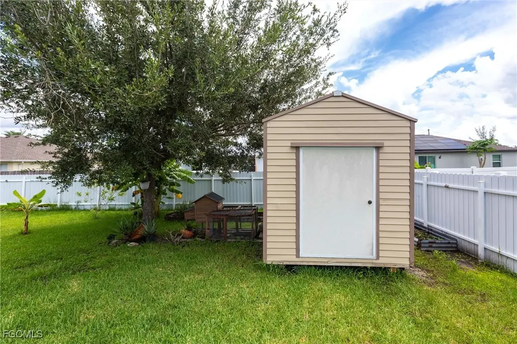 3909 NE 16th Avenue Cape Coral FL 33909