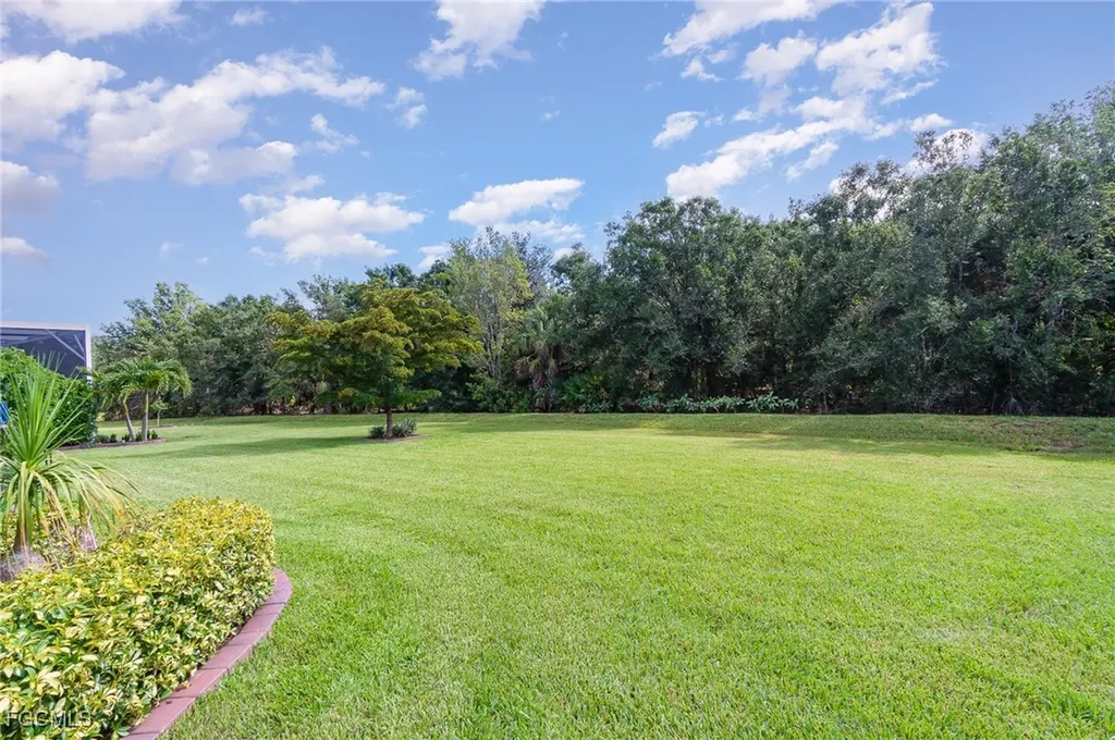 15140 Yellow Wood Drive Alva FL 33920