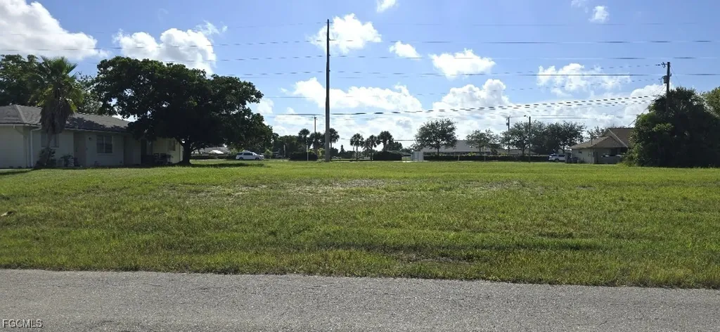 1937 SW Santa Barbara Place Cape Coral FL 33991