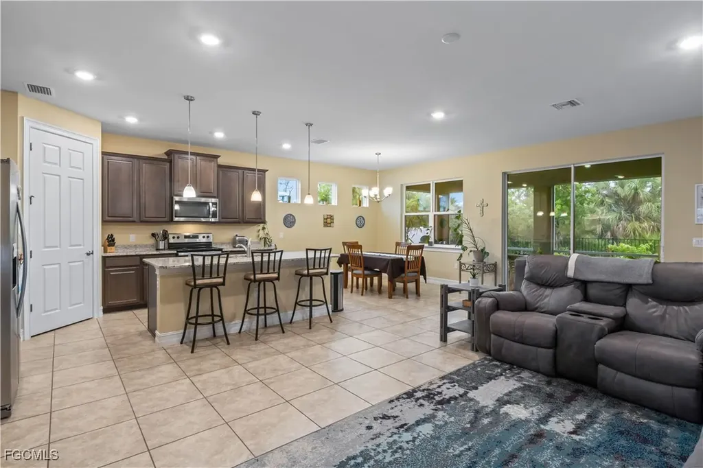 3249 Baravaldo Circle Cape Coral FL 33909