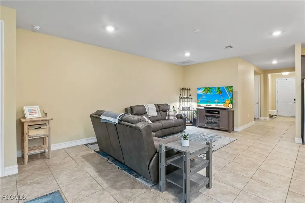 3249 Baravaldo Circle Cape Coral FL 33909