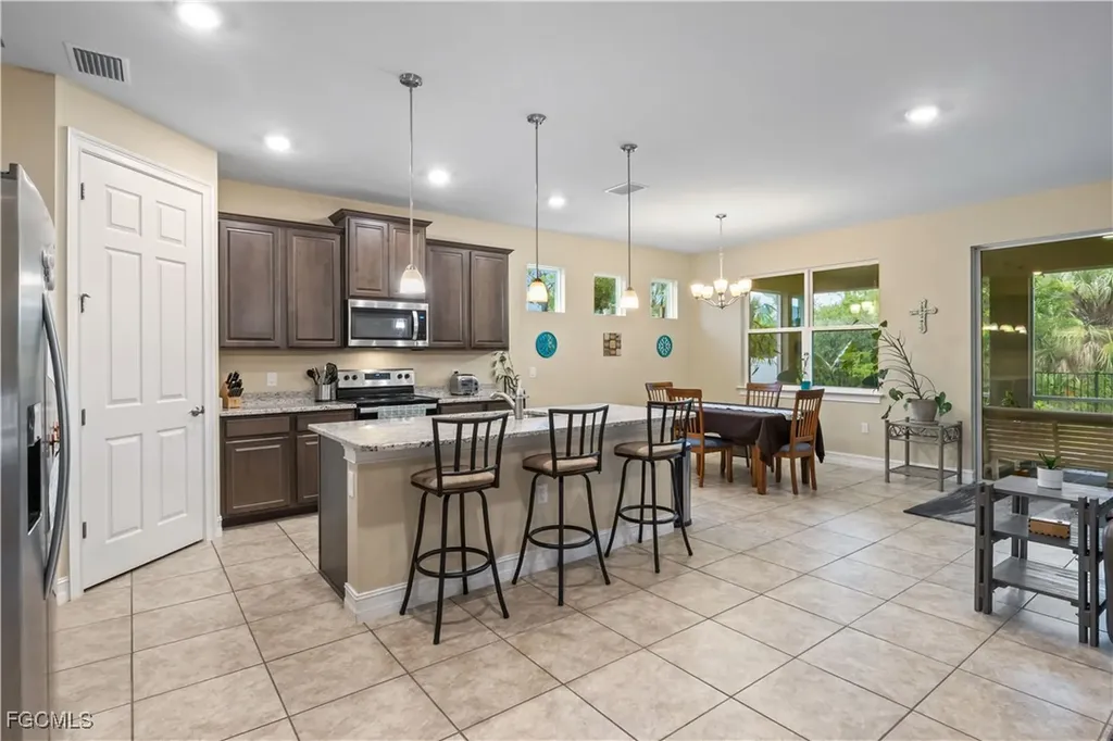 3249 Baravaldo Circle Cape Coral FL 33909