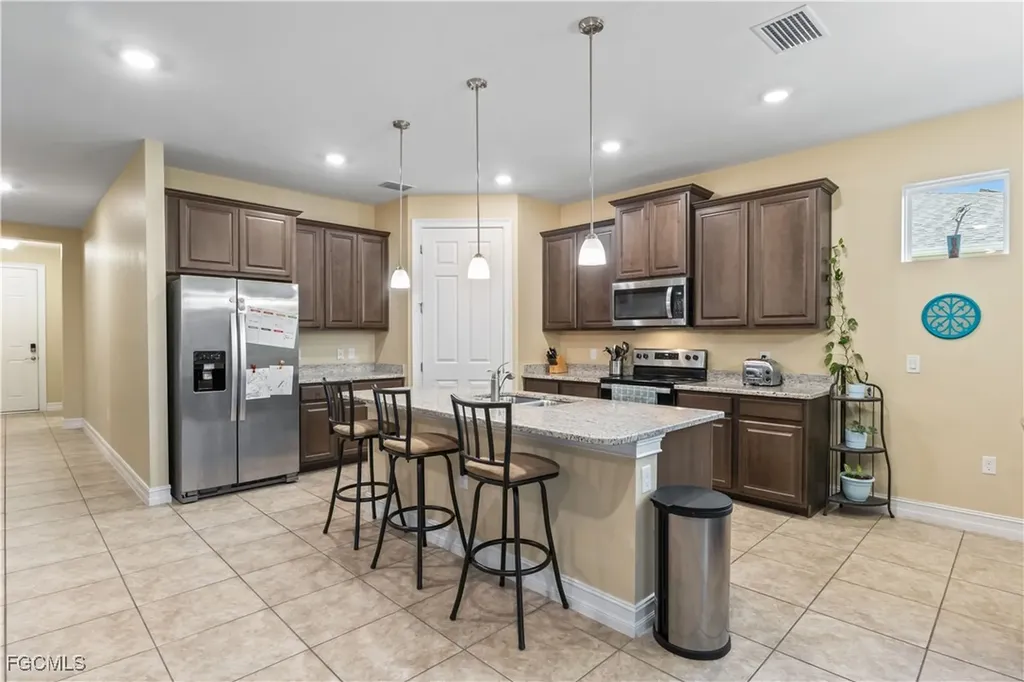 3249 Baravaldo Circle Cape Coral FL 33909