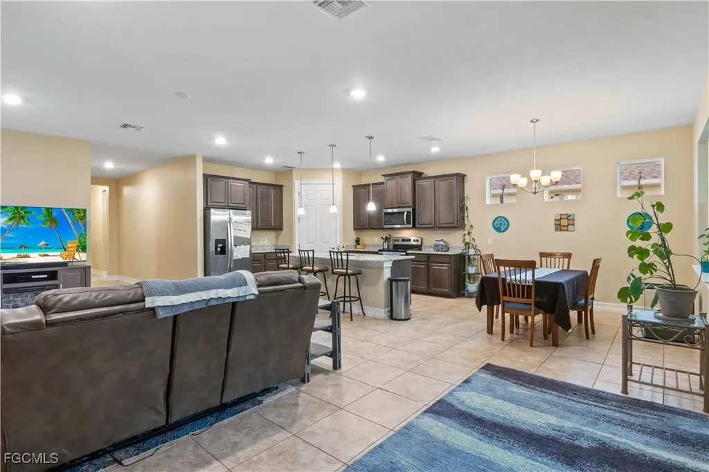 3249 Baravaldo Circle Cape Coral FL 33909