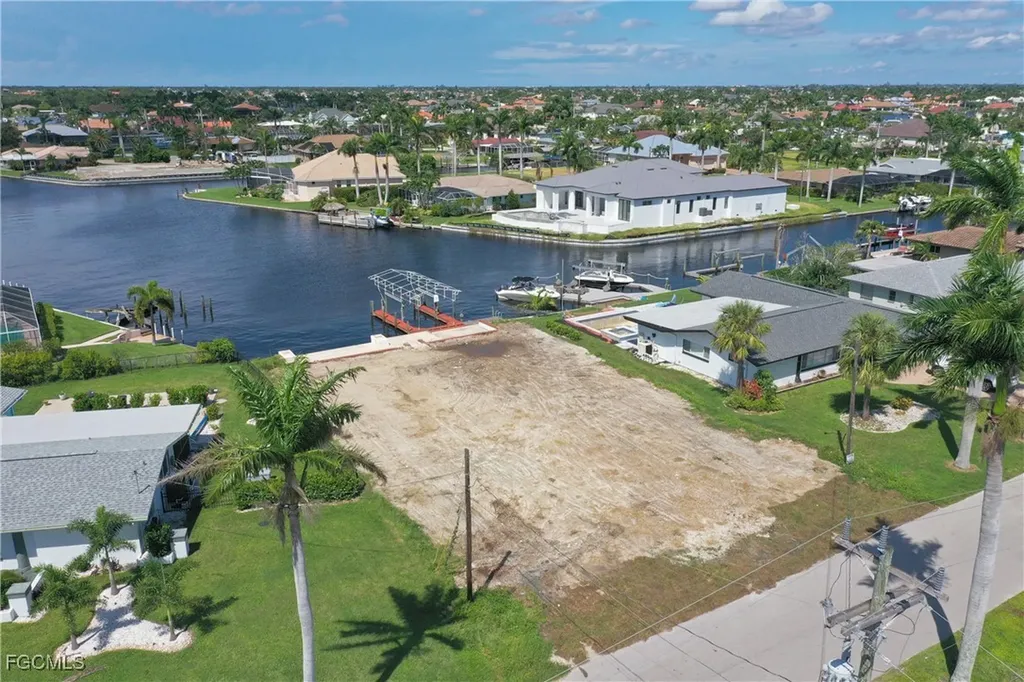 5362 Bayshore Avenue Cape Coral FL 33904
