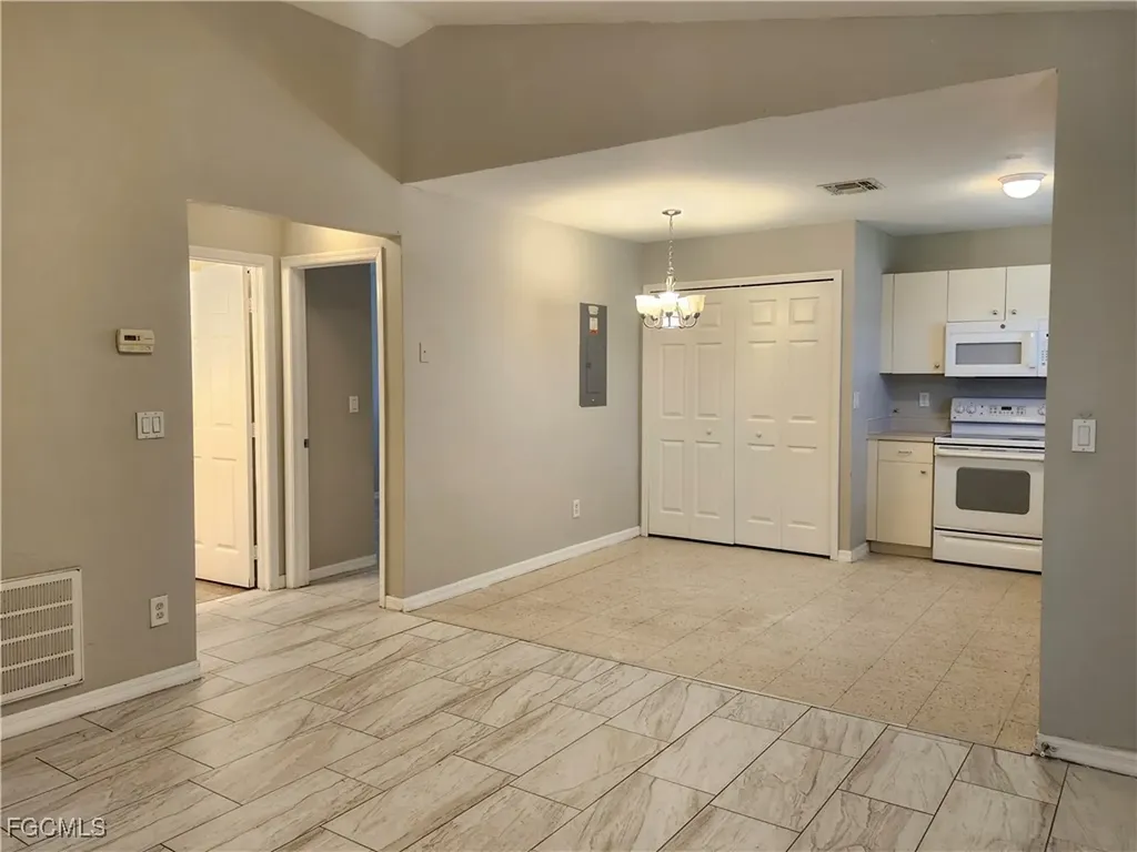 4527 19th Street SW Lehigh Acres FL 33973