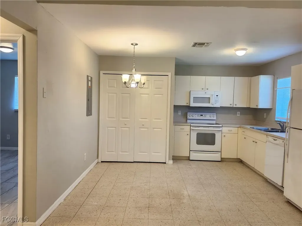 4527 19th Street SW Lehigh Acres FL 33973