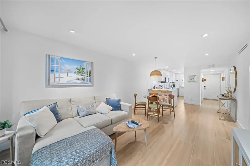 72 7th Street S Naples FL 34102