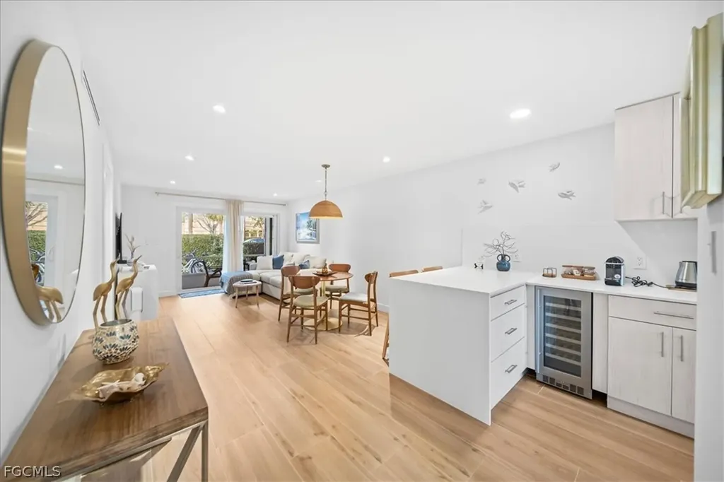72 7th Street S Naples FL 34102