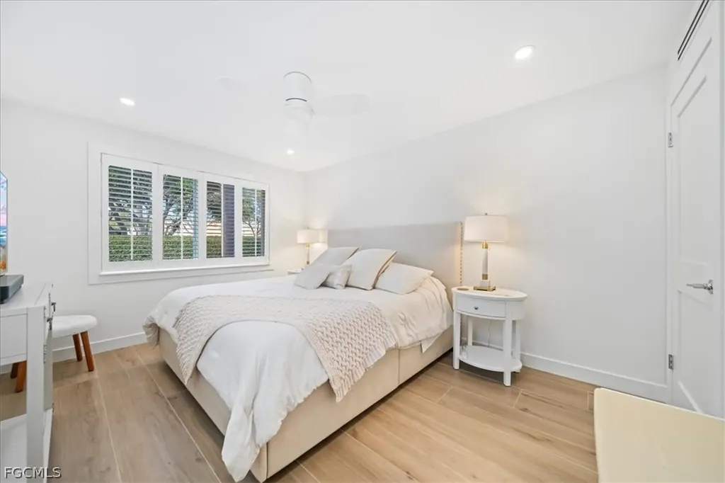 72 7th Street S Naples FL 34102