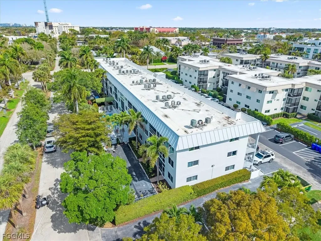 72 7th Street S Naples FL 34102