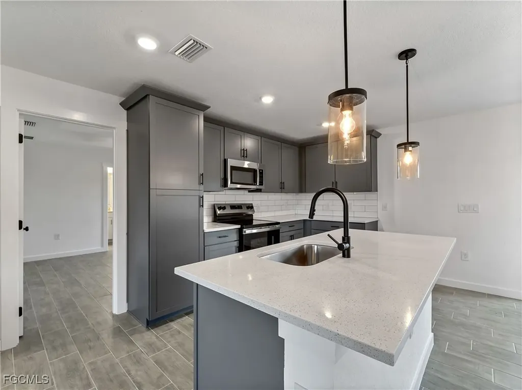 1135 Augusta Street E Lehigh Acres FL 33974