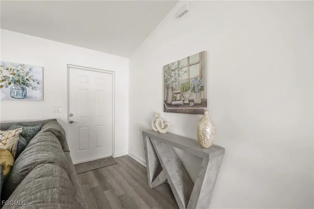 2620 NE 7th Place Cape Coral FL 33909