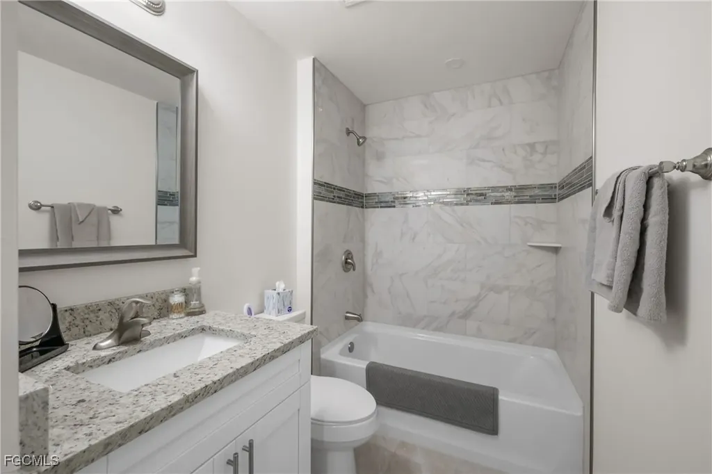 2620 NE 7th Place Cape Coral FL 33909