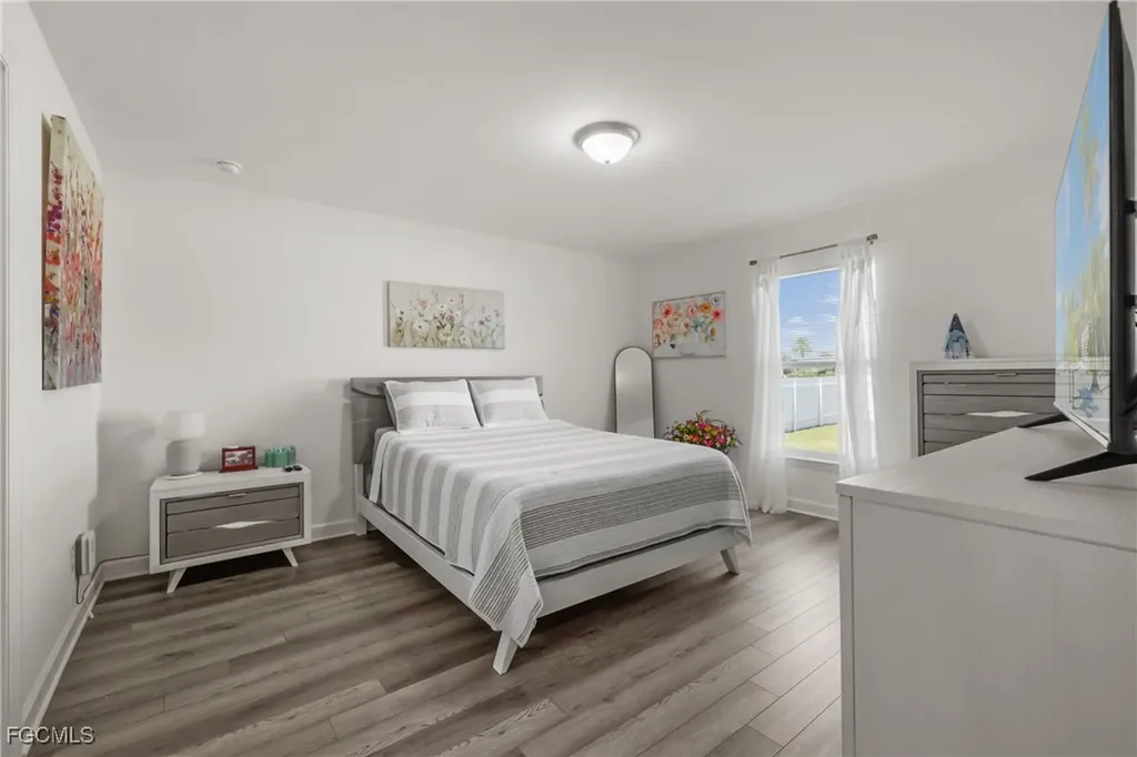 2620 NE 7th Place Cape Coral FL 33909