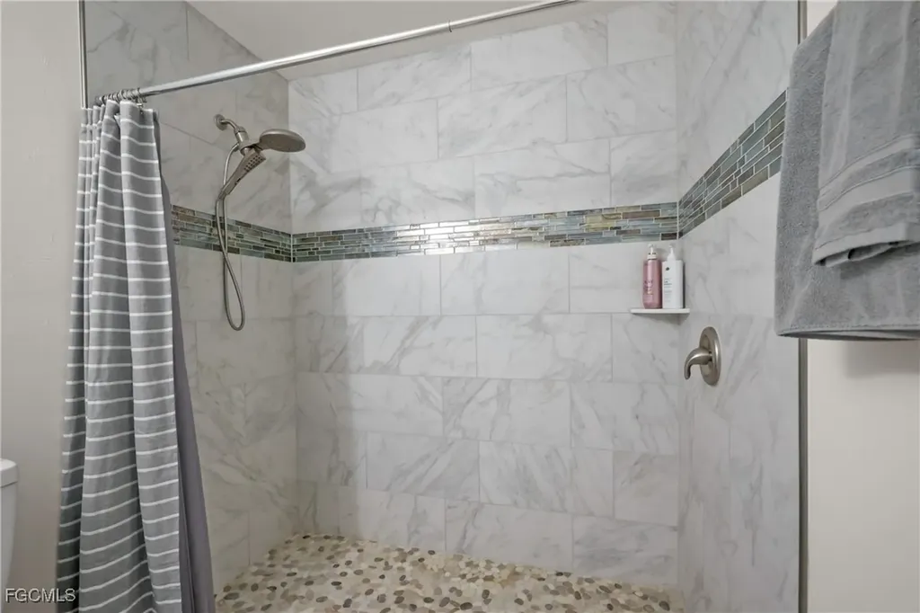 2620 NE 7th Place Cape Coral FL 33909