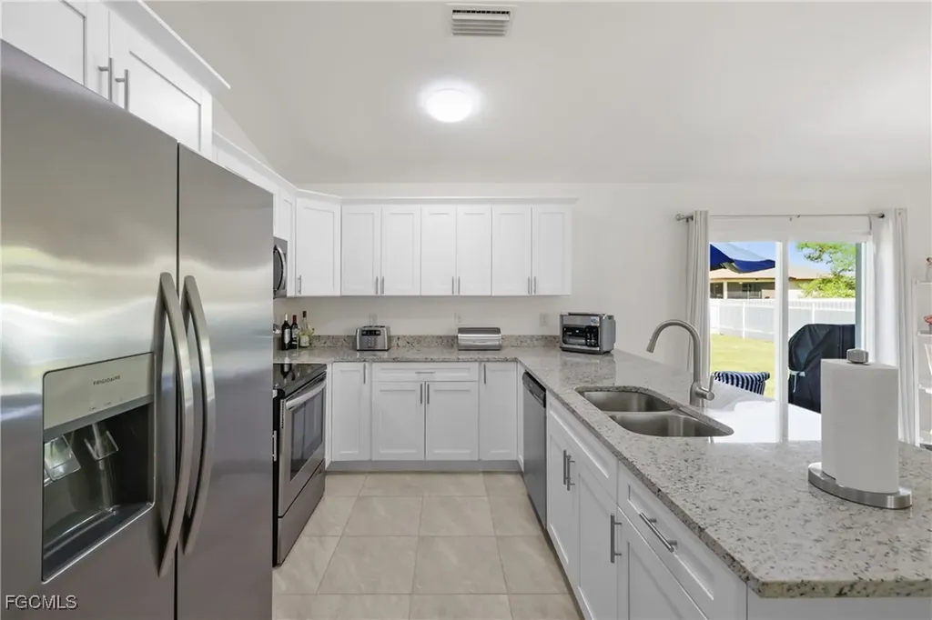 2620 NE 7th Place Cape Coral FL 33909