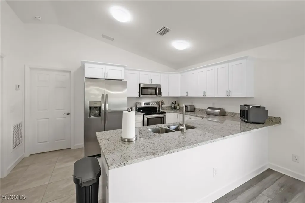 2620 NE 7th Place Cape Coral FL 33909