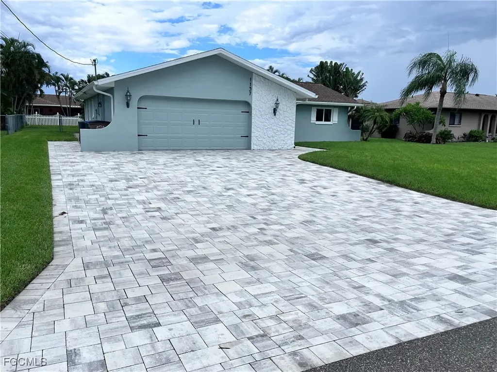 1137 SE 19th Terrace Cape Coral FL 33990