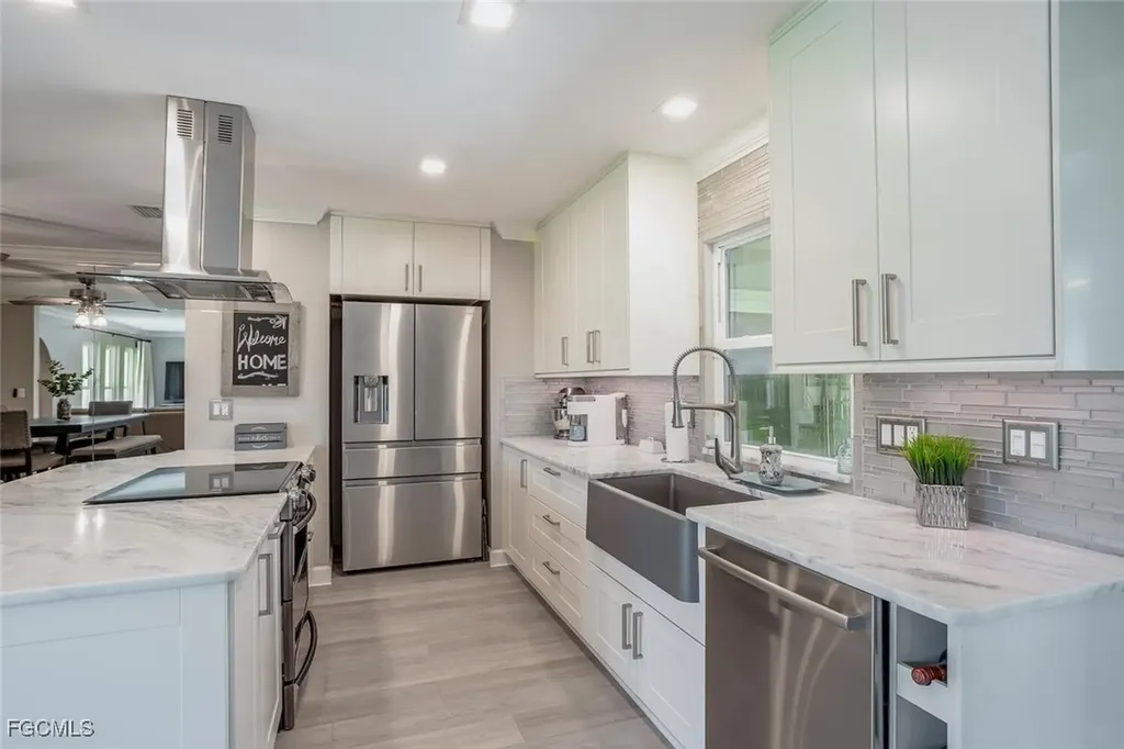 1137 SE 19th Terrace Cape Coral FL 33990