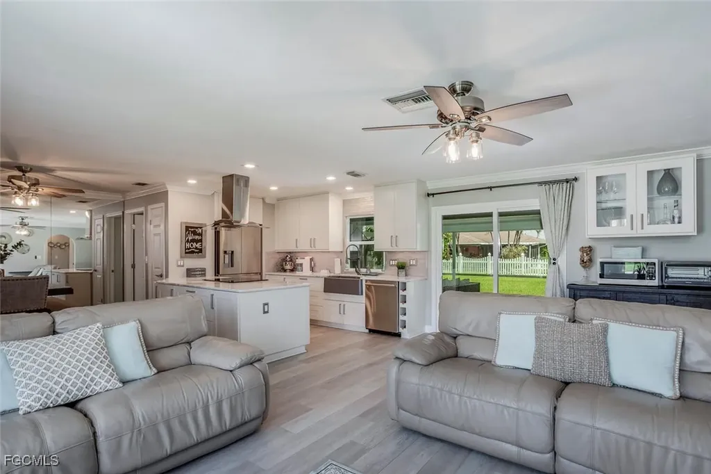 1137 SE 19th Terrace Cape Coral FL 33990