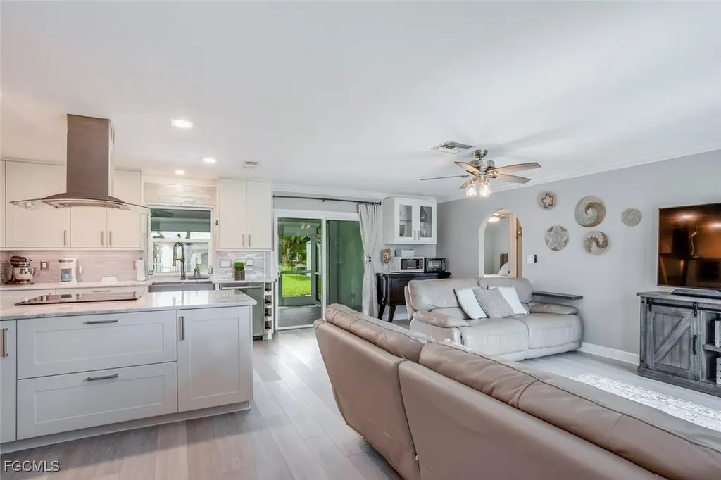 1137 SE 19th Terrace Cape Coral FL 33990