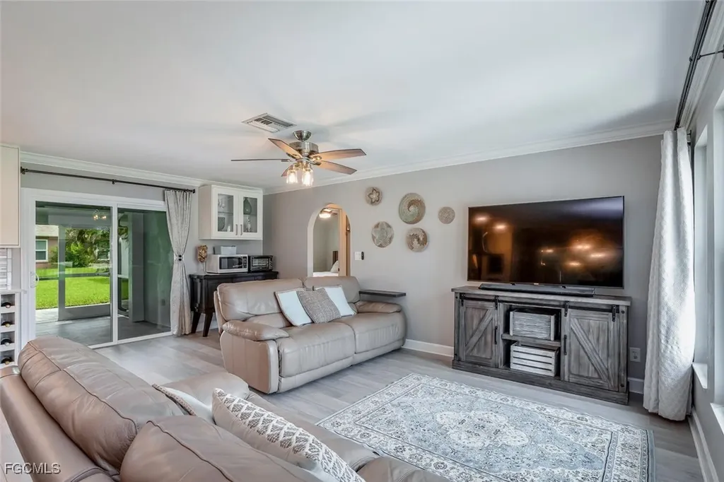 1137 SE 19th Terrace Cape Coral FL 33990