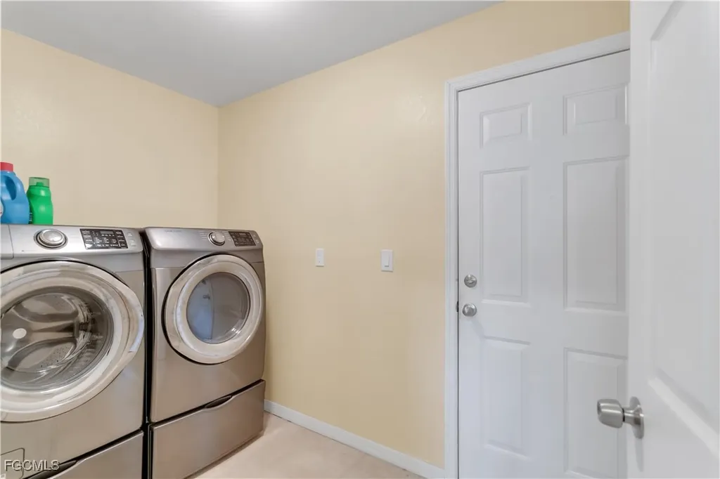 109 NW 14th Street Cape Coral FL 33993